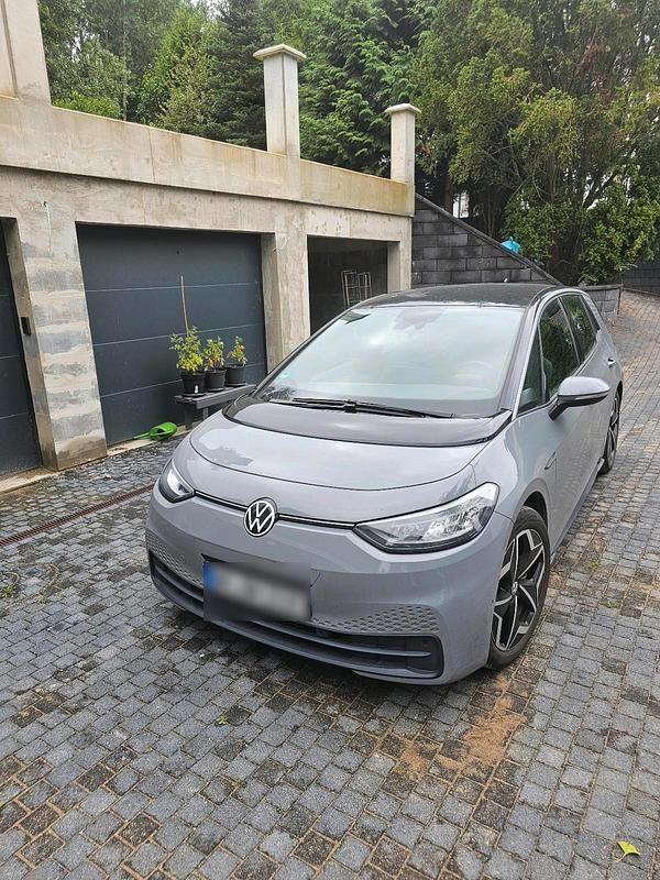 Grau Gebraucht 2022 VW ID.3 Pro Performance Kleinwagen | 20.999 € (Superpreis) - Bild 1/4