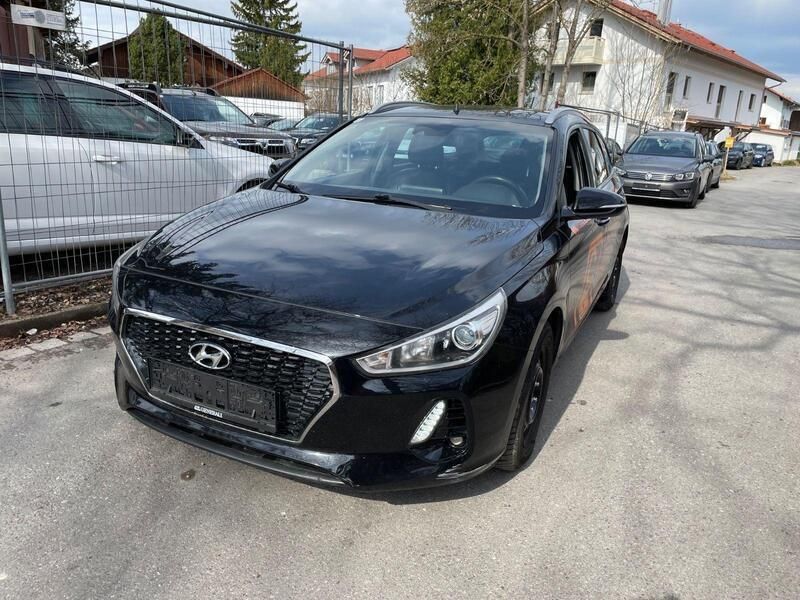 Schwarz Gebraucht 2018 Hyundai i30 Kombi | 4.799 € - Bild 1/4