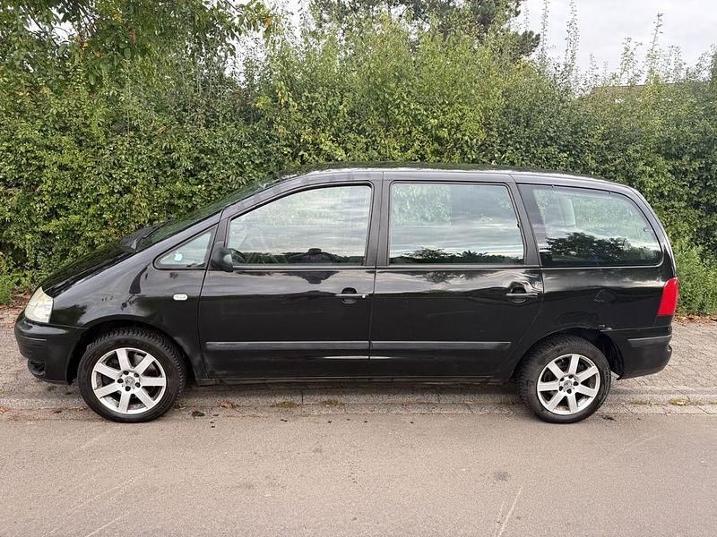 Schwarz Gebraucht 2003 VW Sharan Basis Van / Kleinbus | 999 € - Bild 1/4