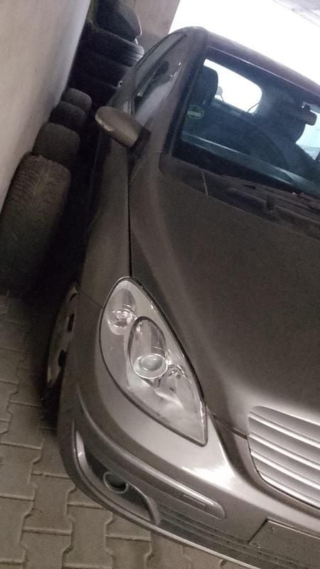 Gebraucht Mercedes B200 136 PS (100 kW) 2007 Grau Van / Kleinbus