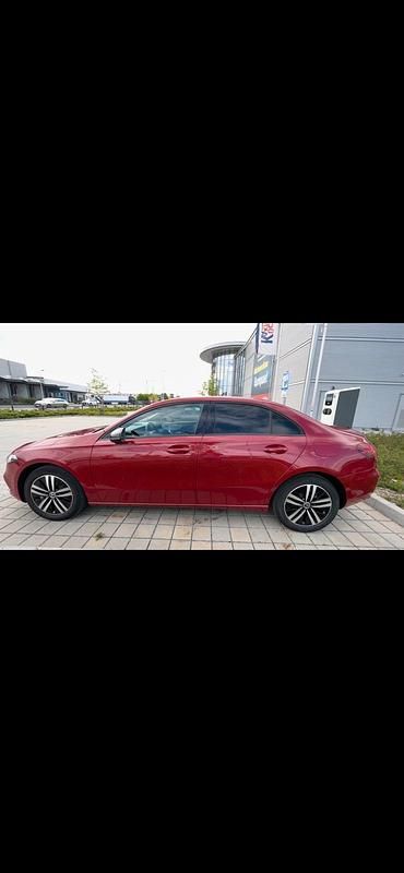 Gebraucht Mercedes A250 Night 160 PS (117 kW) 2021 Rot Limousine