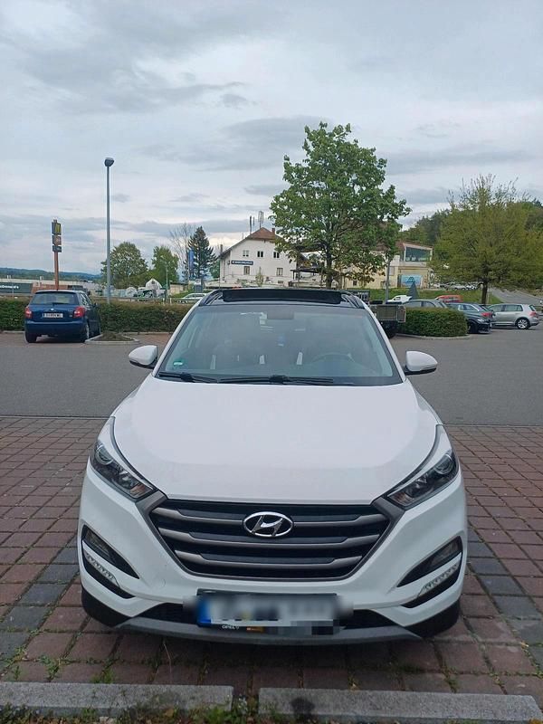 Weiß Gebraucht 2016 Hyundai Tucson SUV | 19.999 € (Teuer) - Bild 1/4