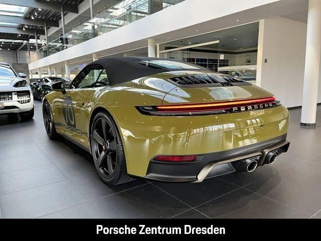 Neu Porsche 992 541 PS (397 kW) 2026 Olive neo (gruen) Cabrio