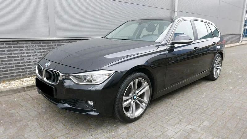 Schwarz Gebraucht 2012 BMW 318 Kombi | 4.500 € (Superpreis) - Bild 1/4