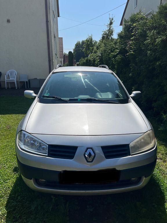 Grau Gebraucht 2005 Renault Mégane II Limousine | 750 € (Guter Preis) - Bild 1/4