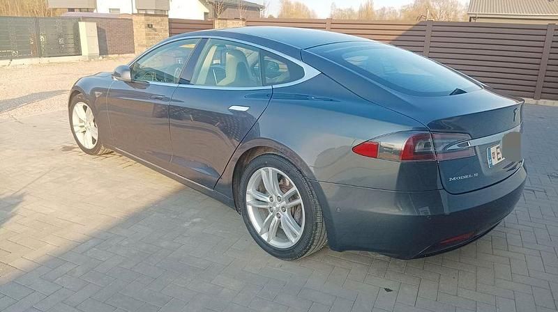 Occasion Tesla Model S 244 kW (332 ch) 2015 Gris Citadine