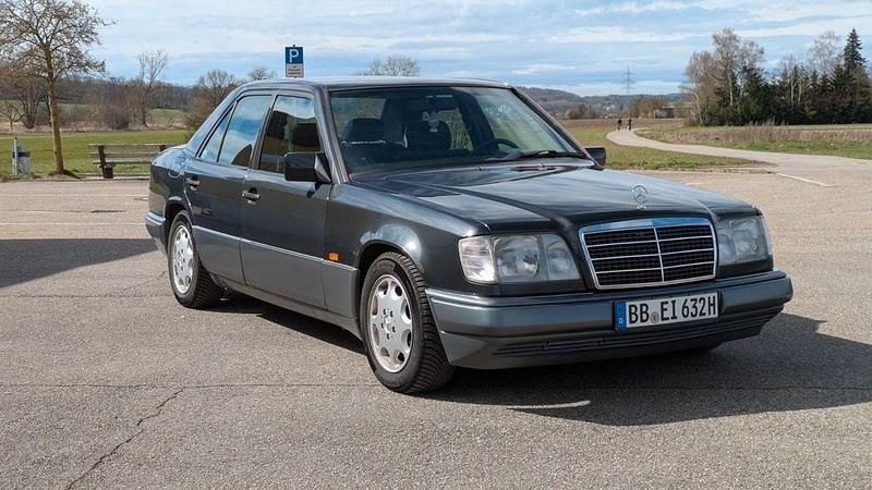 Gebraucht Mercedes E320 220 PS (161 kW) 1994 Schwarz Limousine