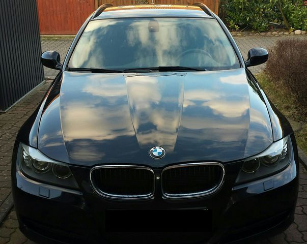 Schwarz metallic Gebraucht 2010 BMW 316 Kombi | 11.500 € - Bild 1/4