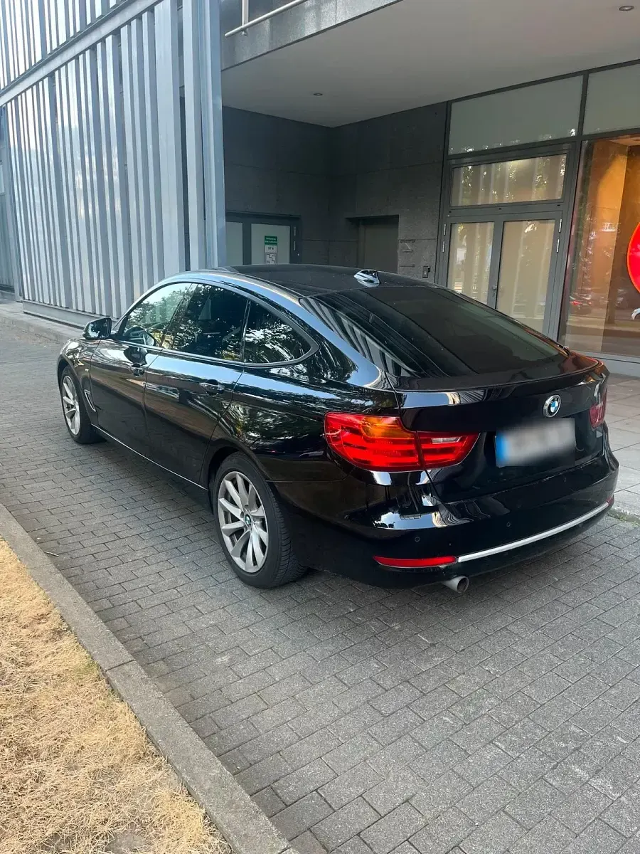 Gebraucht BMW 320 Gran Turismo 184 PS (135 kW) 2014 Schwarz Coupé