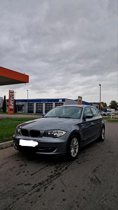 Grau Gebraucht 2009 BMW 116 Kleinwagen | 3.200 € (Teuer) - Bild 1/4