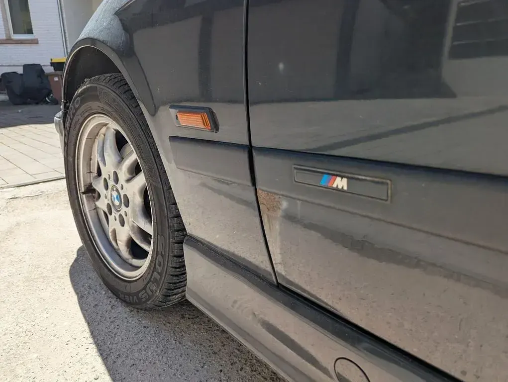 Gebraucht BMW 320 M Sport 150 PS (110 kW) 1995 Schwarz Limousine