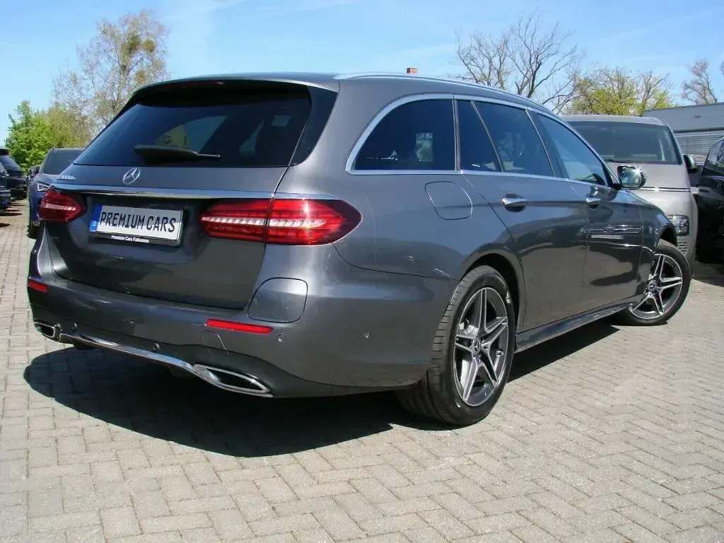 Gebraucht Mercedes E300 Exclusive 306 PS (225 kW) 2021 Selenitgrau (metallic) Kombi