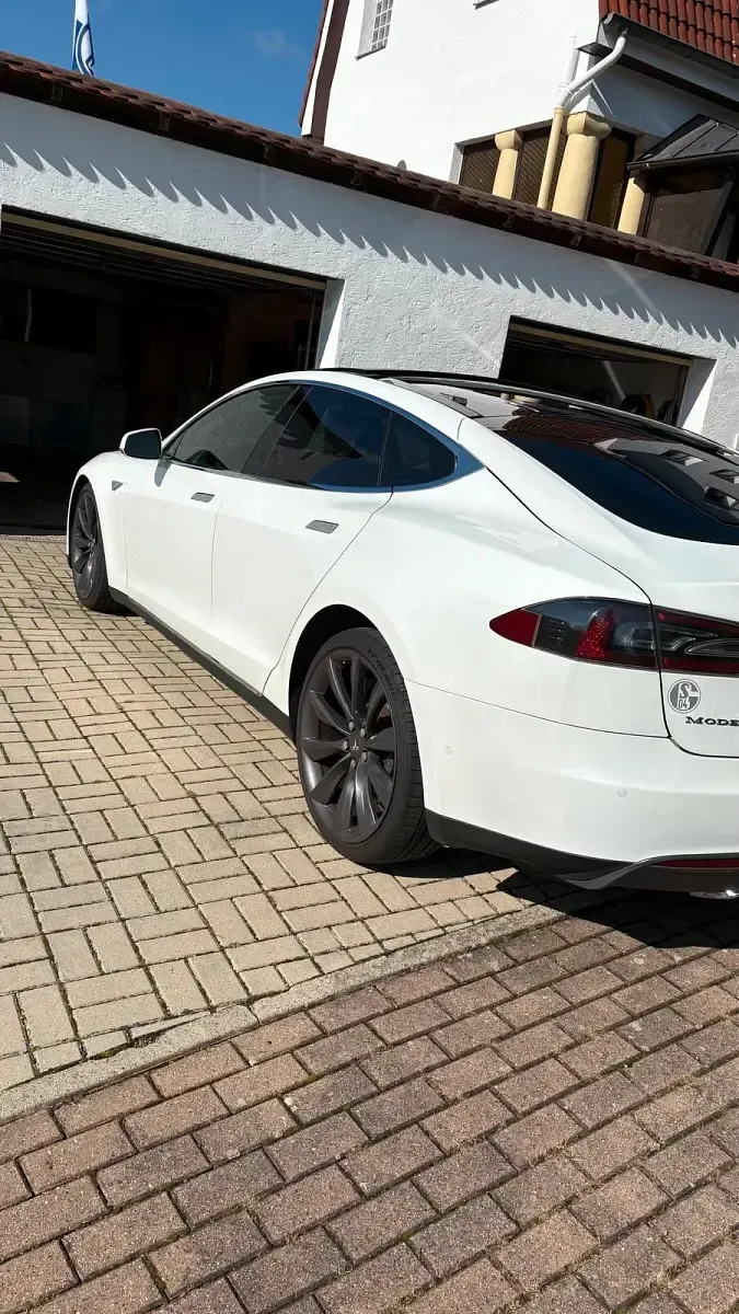 Second-hand Tesla Model S 386 kW (525 CP) 2015 Alb Hatchback
