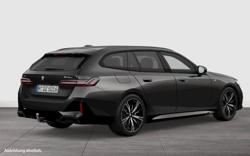 Gebraucht BMW 540 Comfort Edition 303 PS (222 kW) 2025 Grau Kombi
