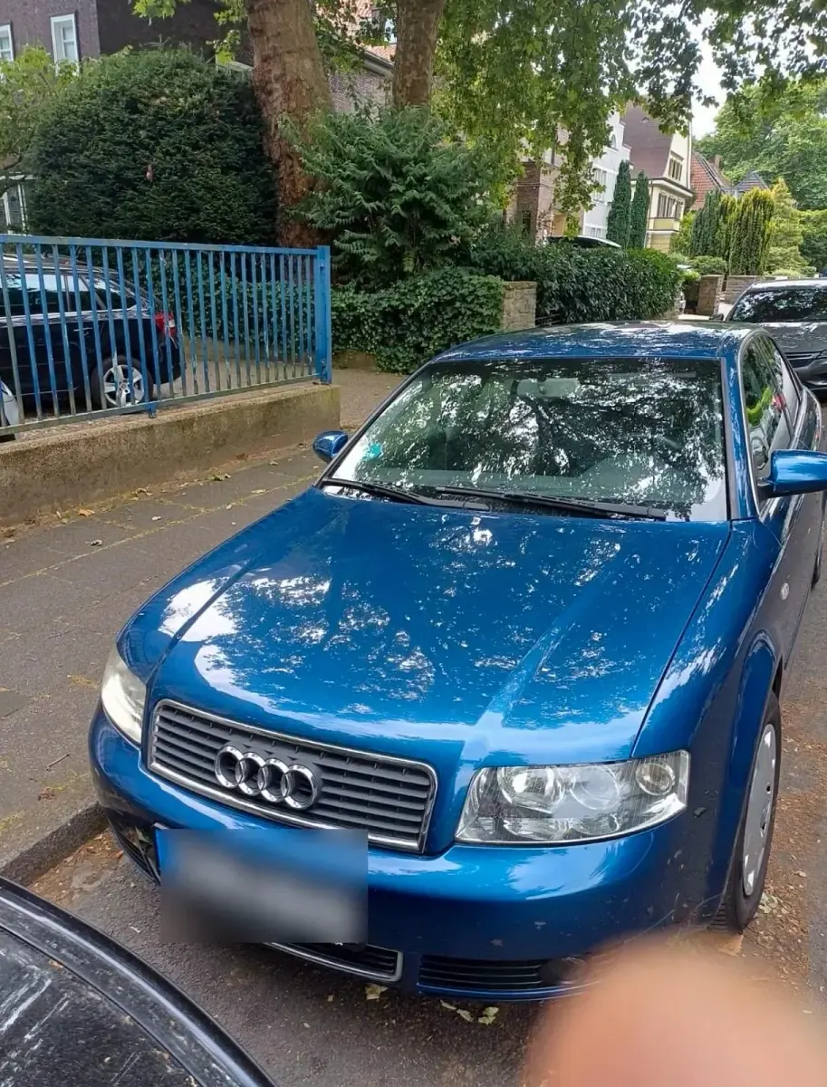 Gebraucht Audi A4 102 PS (75 kW) 2004 Blau Limousine