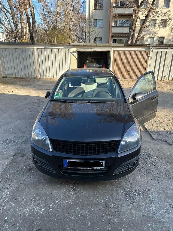 Gebraucht Opel Astra 105 PS (77 kW) 2007 Schwarz Limousine