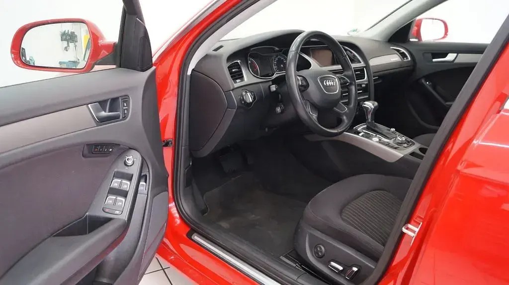 Gebraucht Audi A4 Ambiente 224 PS (164 kW) 2014 Rot Kombi