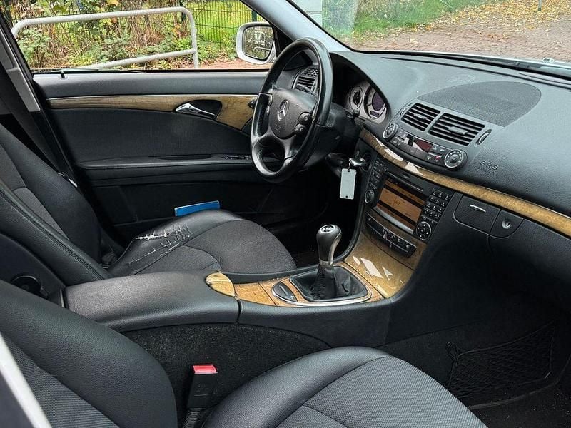 Gebraucht Mercedes E200 Avantgarde 184 PS (135 kW) 2008 Silber Limousine