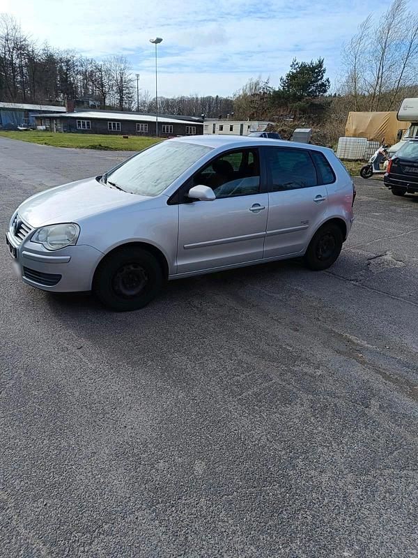 Gebraucht VW Polo 60 PS (44 kW) 2009 Silber Kleinwagen