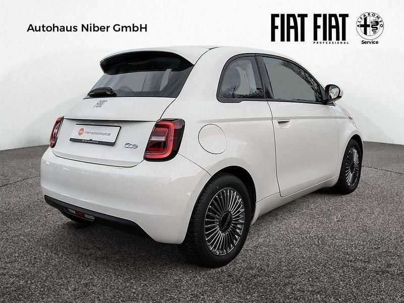 Gebraucht Fiat 500e 86 kW (118 PS) 2023 Weiß