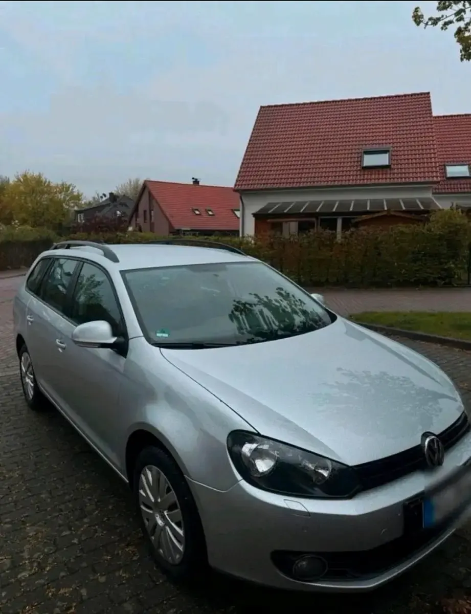 Gebraucht VW Golf VI 105 PS (77 kW) 2011 Silber Kombi