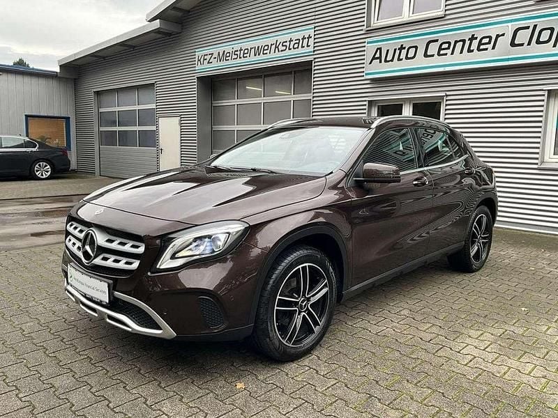 Gebraucht Mercedes GLA220 Urban 177 PS (130 kW) 2018 Braun SUV
