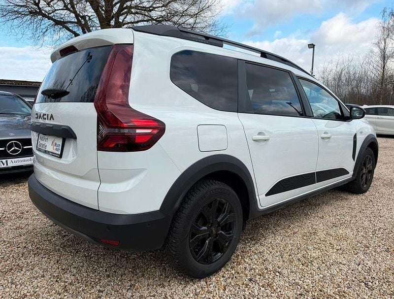 Gebraucht Dacia Jogger Extreme 141 PS (103 kW) 2023 Weiß Van / Kleinbus