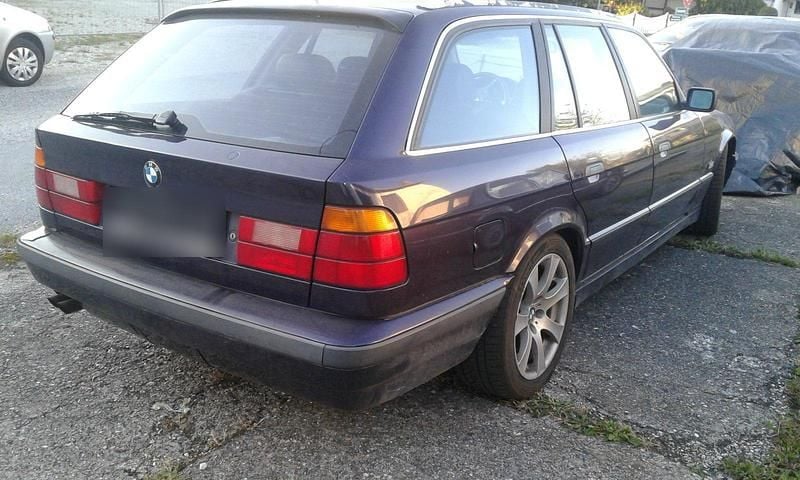 Gebraucht BMW 525 192 PS (141 kW) 1996 Violet Van