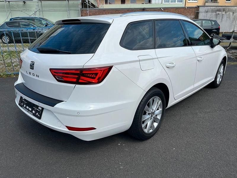 Gebraucht Seat Leon 131 PS (96 kW) 2019 Weiß Limousine