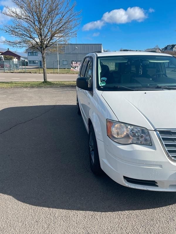 Gebraucht Chrysler Voyager 163 PS (119 kW) 2011 Weiß Van / Kleinbus