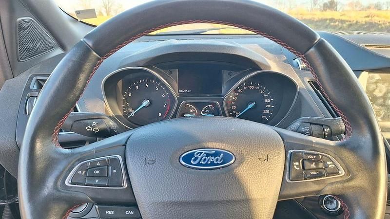 Gebraucht Ford Kuga ST-Line 150 PS (110 kW) 2019 Schwarz SUV