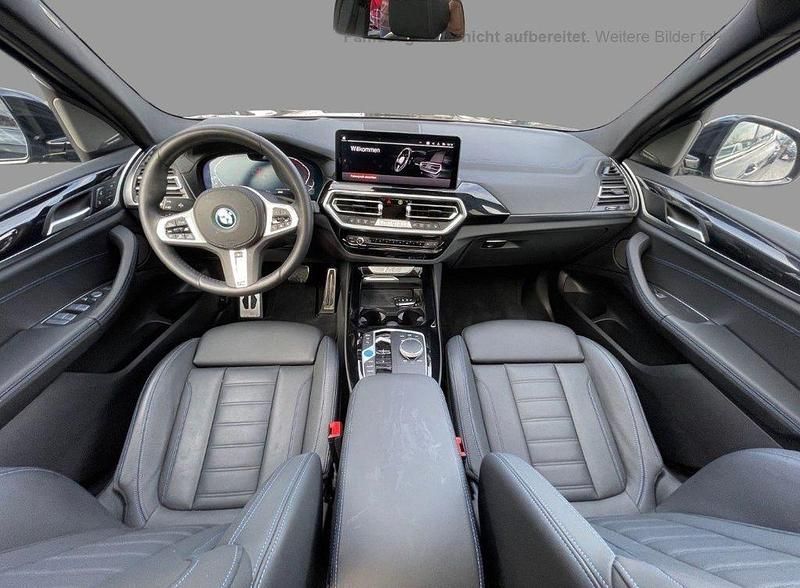 Gebraucht BMW iX3 Impressive 210 kW (286 PS) 2023 Sophistograu brillanteffekt metalli SUV