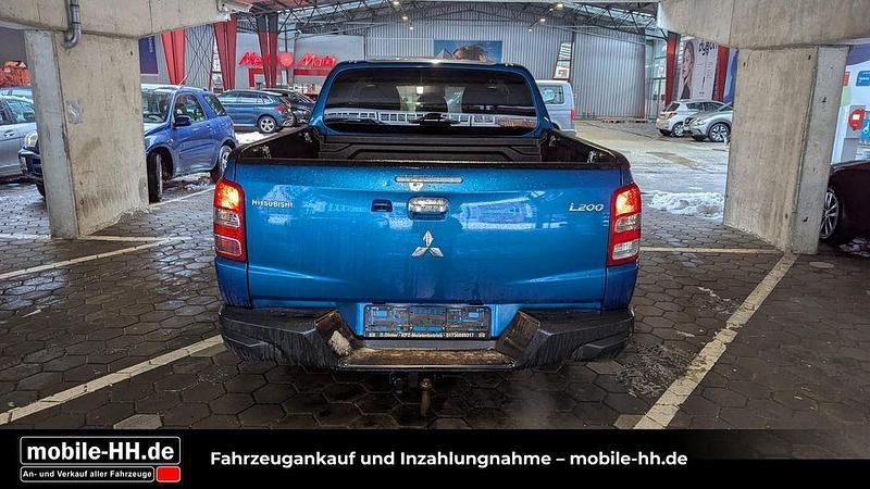 Gebraucht Mitsubishi L200 Plus 181 PS (133 kW) 2018 Blau Abholung