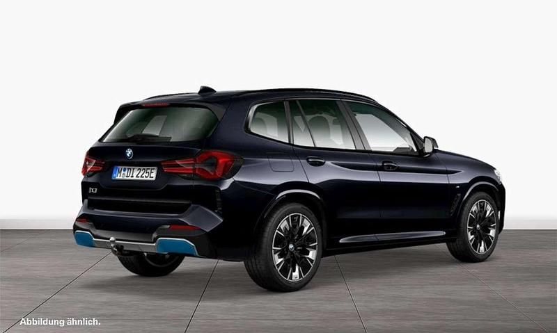 Gebraucht BMW iX3 Impressive 210 kW (286 PS) 2023 M carbonschwarz SUV