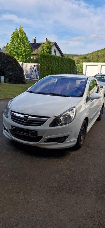Weiß Gebraucht 2007 Opel Corsa OPC Limousine | 2.400 € (Fairer Preis) - Bild 1/4