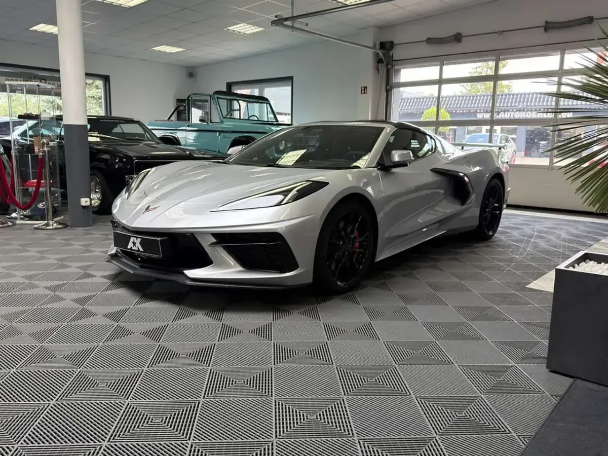 Neu Corvette C8 495 PS (364 kW) 2026 Schwarz Cabrio