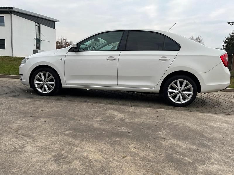 Gebraucht Skoda Rapid 105 PS (77 kW) 2013 Weiß Kleinwagen
