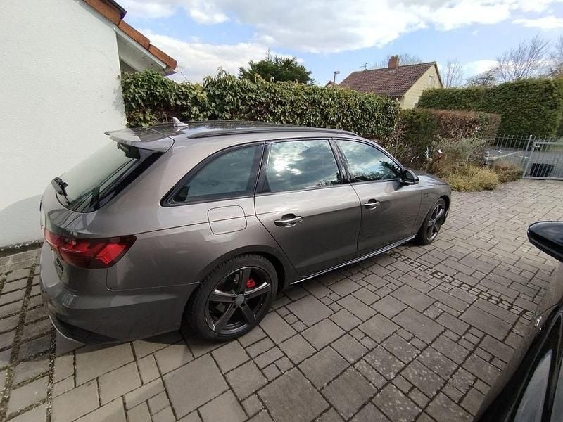 Gebraucht Audi A4 Edition .1 190 PS (139 kW) 2019 Grau Kombi