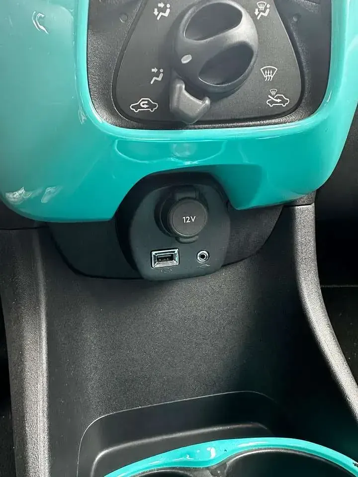 Gebraucht Citroën C1 Feel 69 PS (50 kW) 2015 Schwarz Kleinwagen