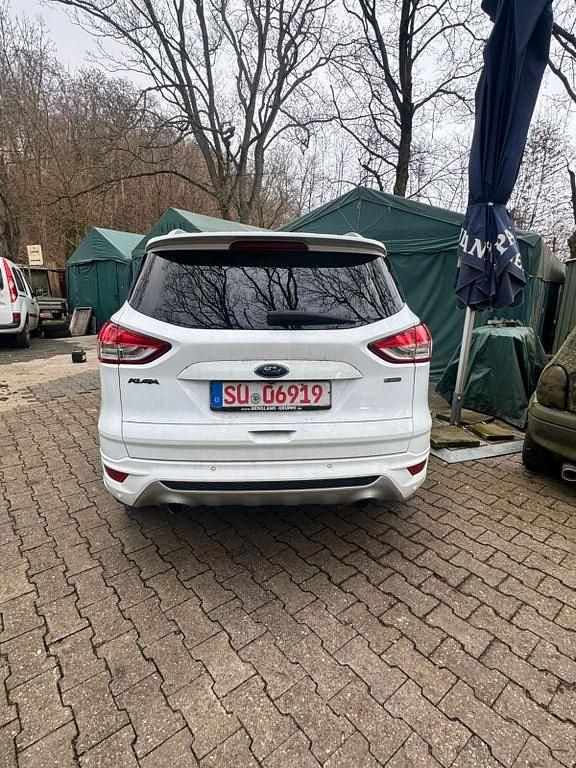 Gebraucht Ford Kuga Titanium 150 PS (110 kW) 2015 Weiß SUV