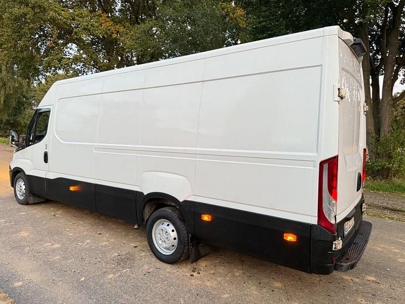 Gebraucht Iveco Daily 136 PS (100 kW) 2016 Weiß Van / Kleinbus