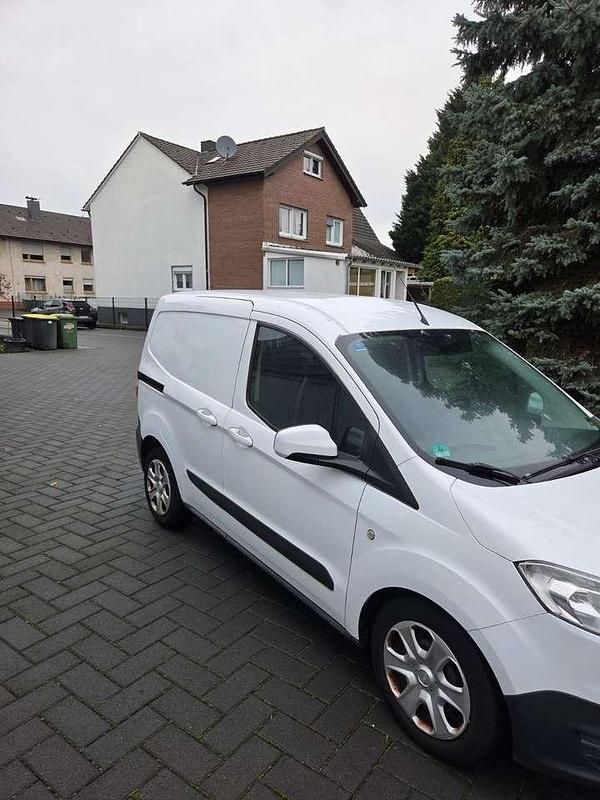 Gebraucht Ford Transit Basis 101 PS (74 kW) 2018 Weiß Van