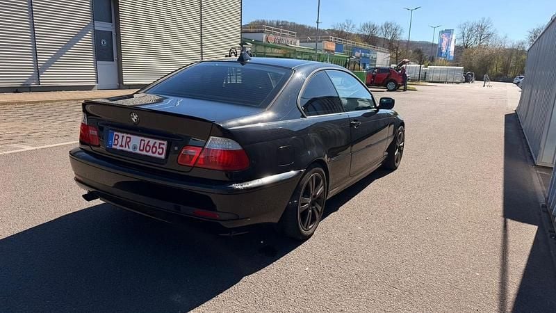 Second-hand BMW 318 143 CP (105 kW) 2004 Negru Coupe