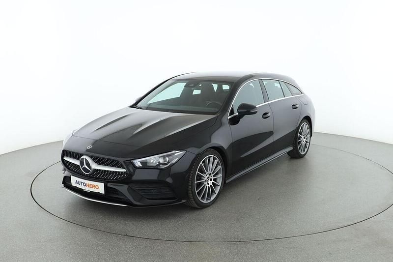 Schwarz Gebraucht 2019 Mercedes CLA200 Shooting Brake AMG line Kombi | 26.100 € (Etwas zu teuer) - Bild 1/3