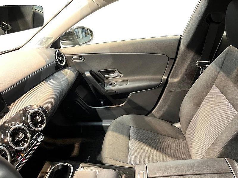 Gebraucht Mercedes CLA220 190 PS (139 kW) 2020 Unilack nachtschwarz Limousine