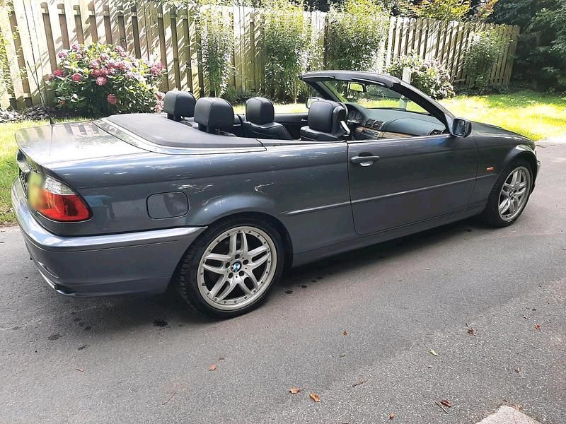 Gebraucht BMW 320 Cabriolet 170 PS (125 kW) 2002 Grau Cabrio
