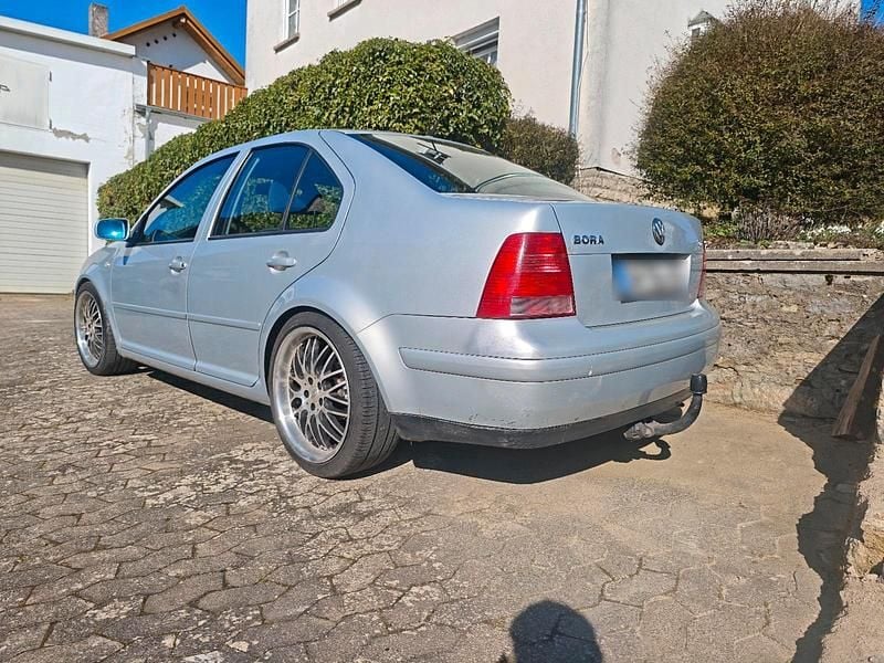 Gebraucht VW Bora 90 PS (66 kW) 1999 Silber Limousine