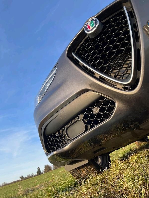 Gebraucht Alfa Romeo Stelvio 280 PS (205 kW) 2018 Grau SUV