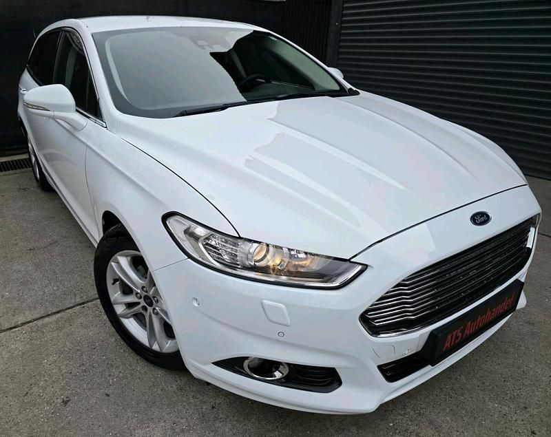 Gebraucht Ford Mondeo Titanium 160 PS (117 kW) 2015 Violet Kombi