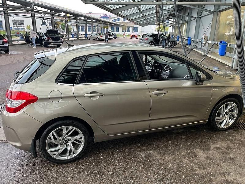 Gebraucht Citroën C4 Exclusive 156 PS (114 kW) 2013 Beige Limousine
